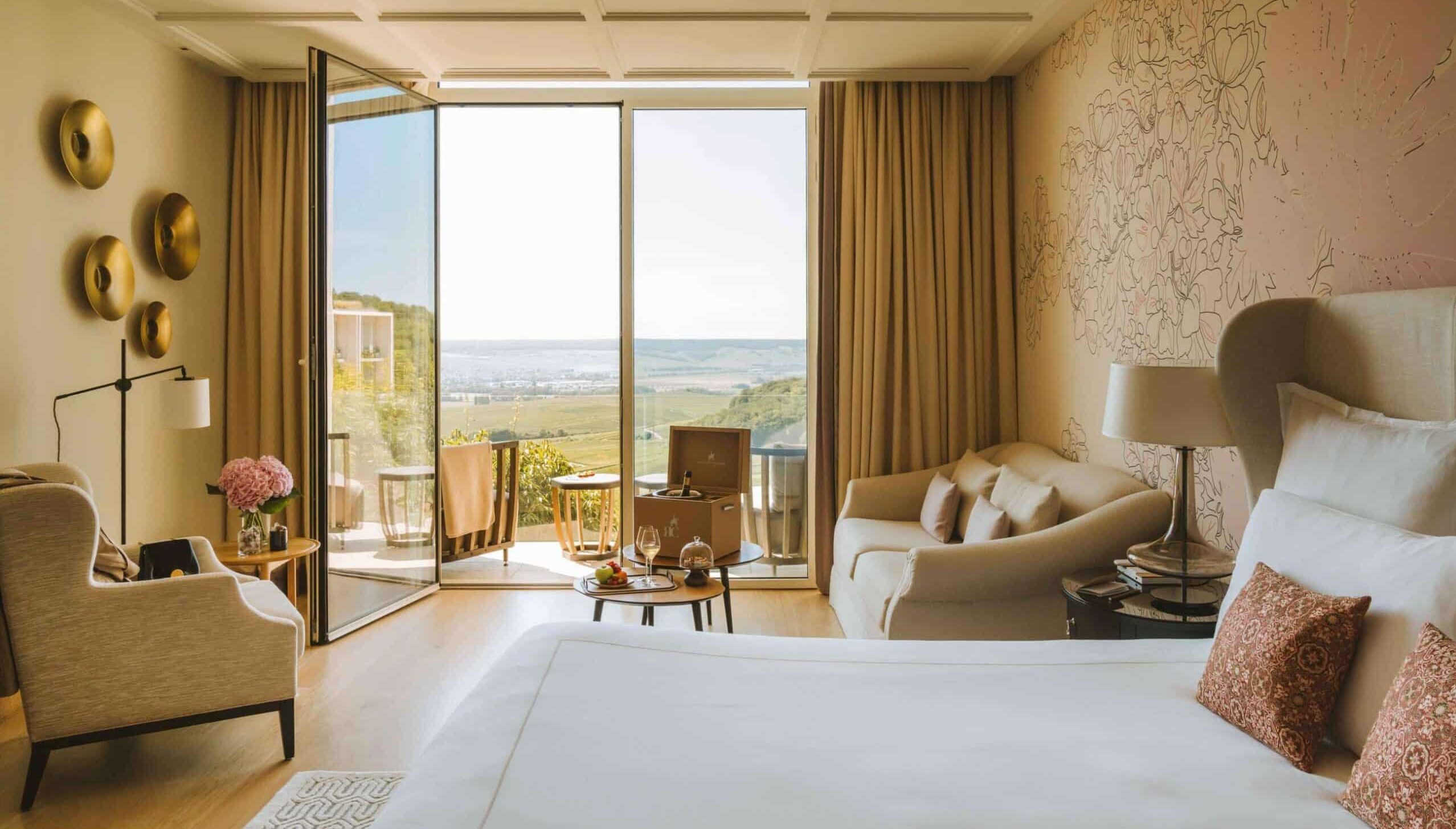 Champagne Royal Champagne Royal Junior Suite bedroom with a view