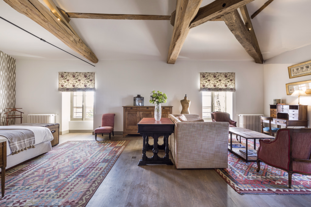 French Flair Bordeaux and surroundings Chateau Troplong Mondot le clocher bedroom