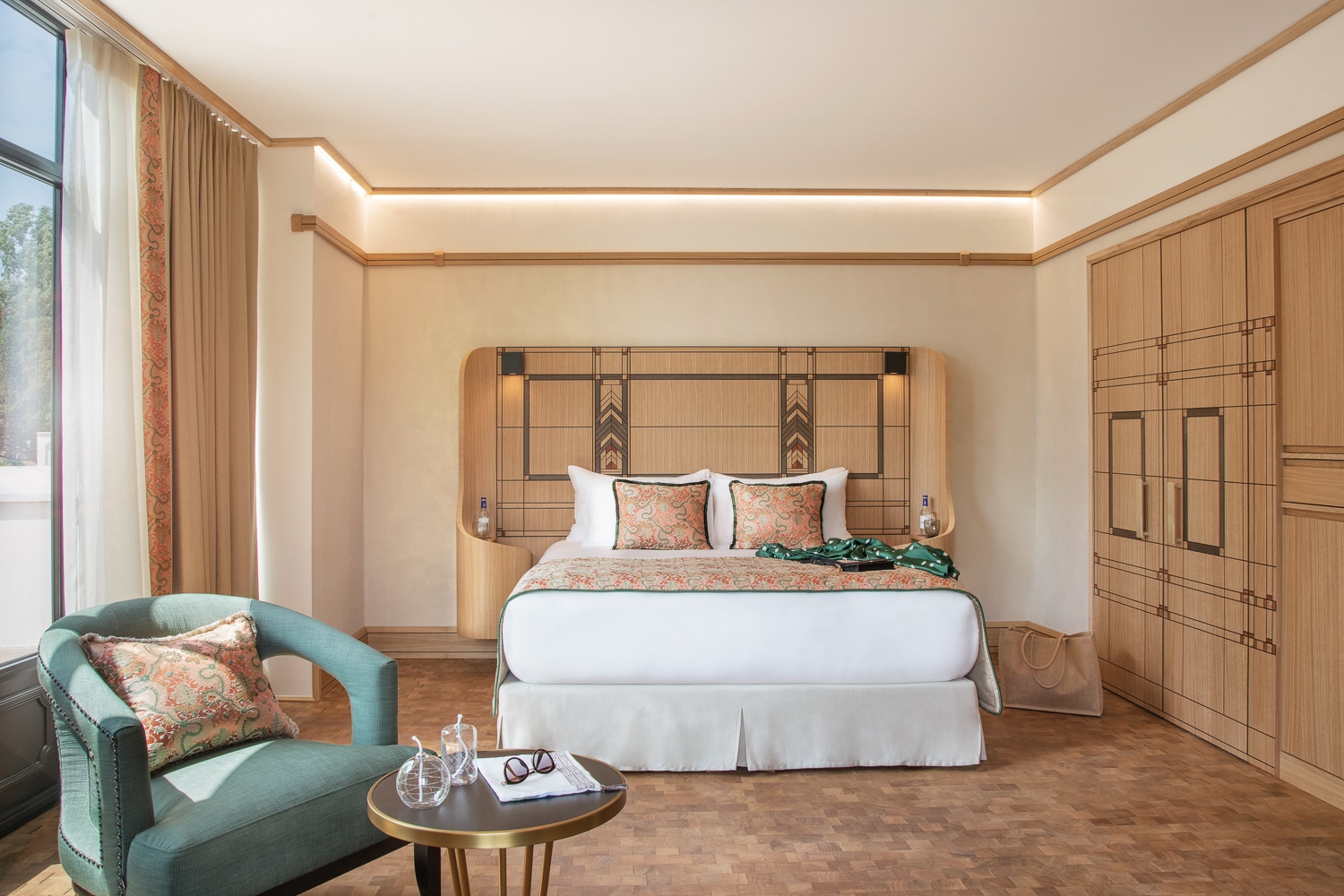 French Flair Bordeaux and surroundings La Nauve bedroom