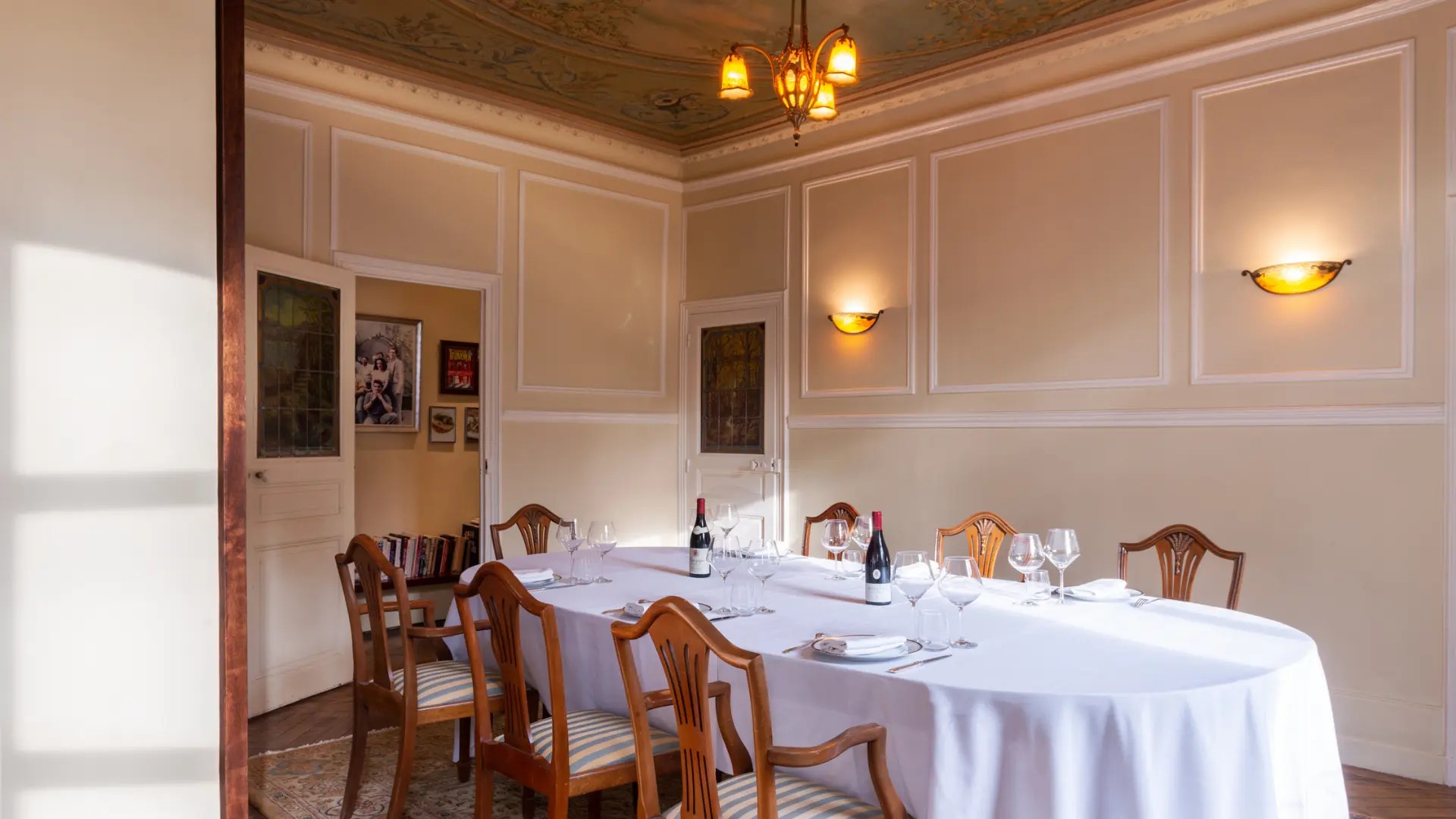French Flair Burgundy Hotel de Beaune Restaurant