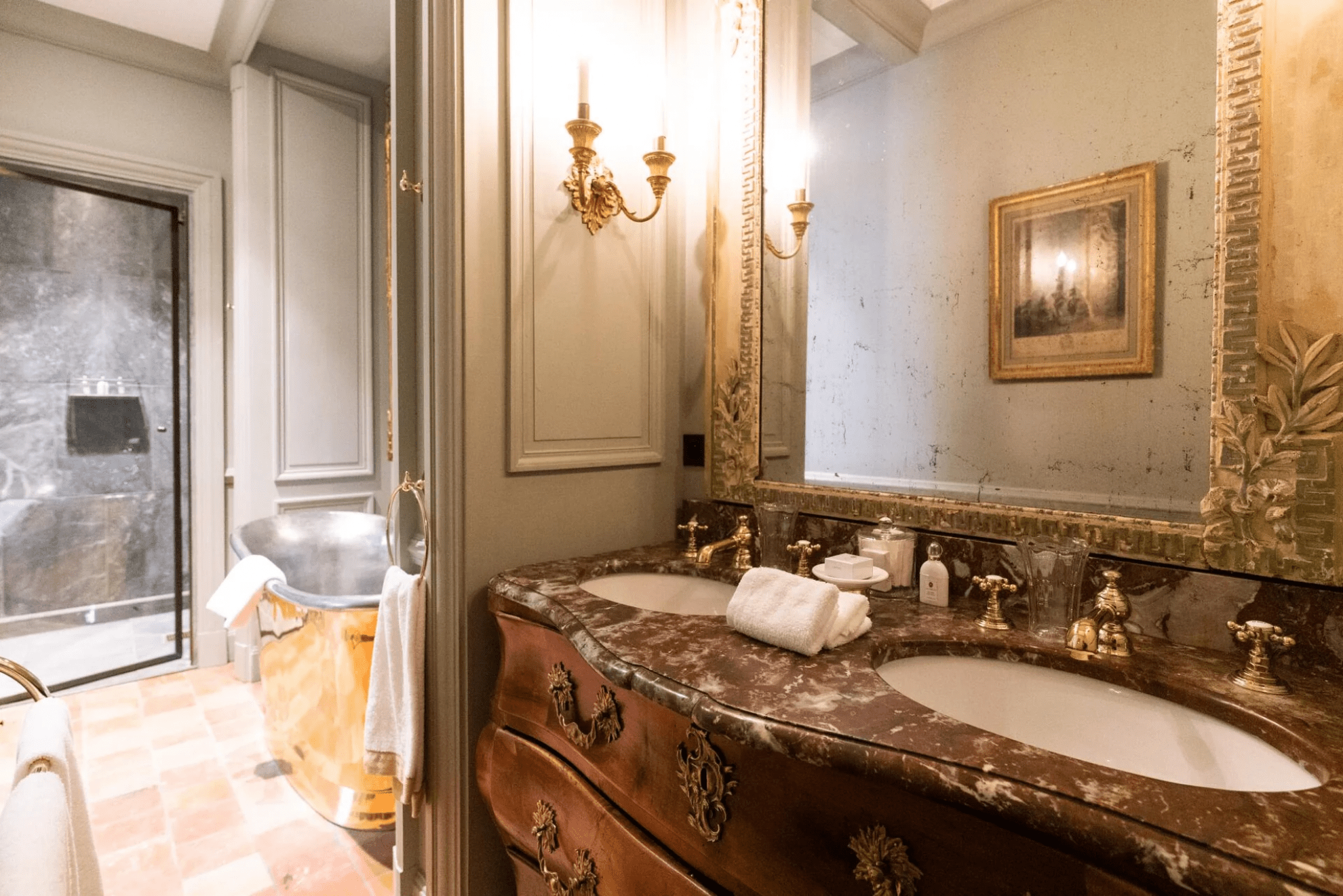 French Flair Loire Valley Château Louise de La Vallière bathroom