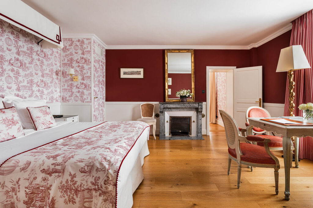 French Flair Loire Valley Les Hauts de Loire red bedroom