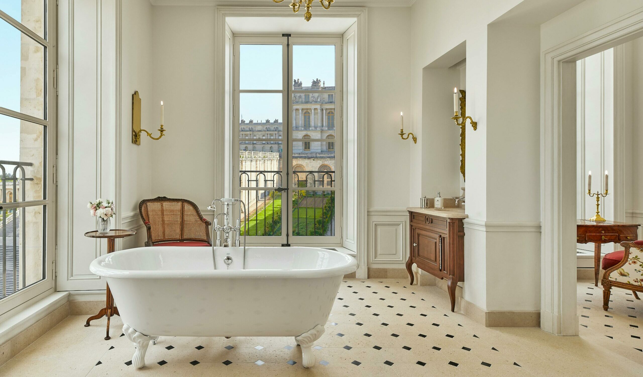 French Flair Paris and Surroundings Le Grand Contrôle Suite Necker Bathroom