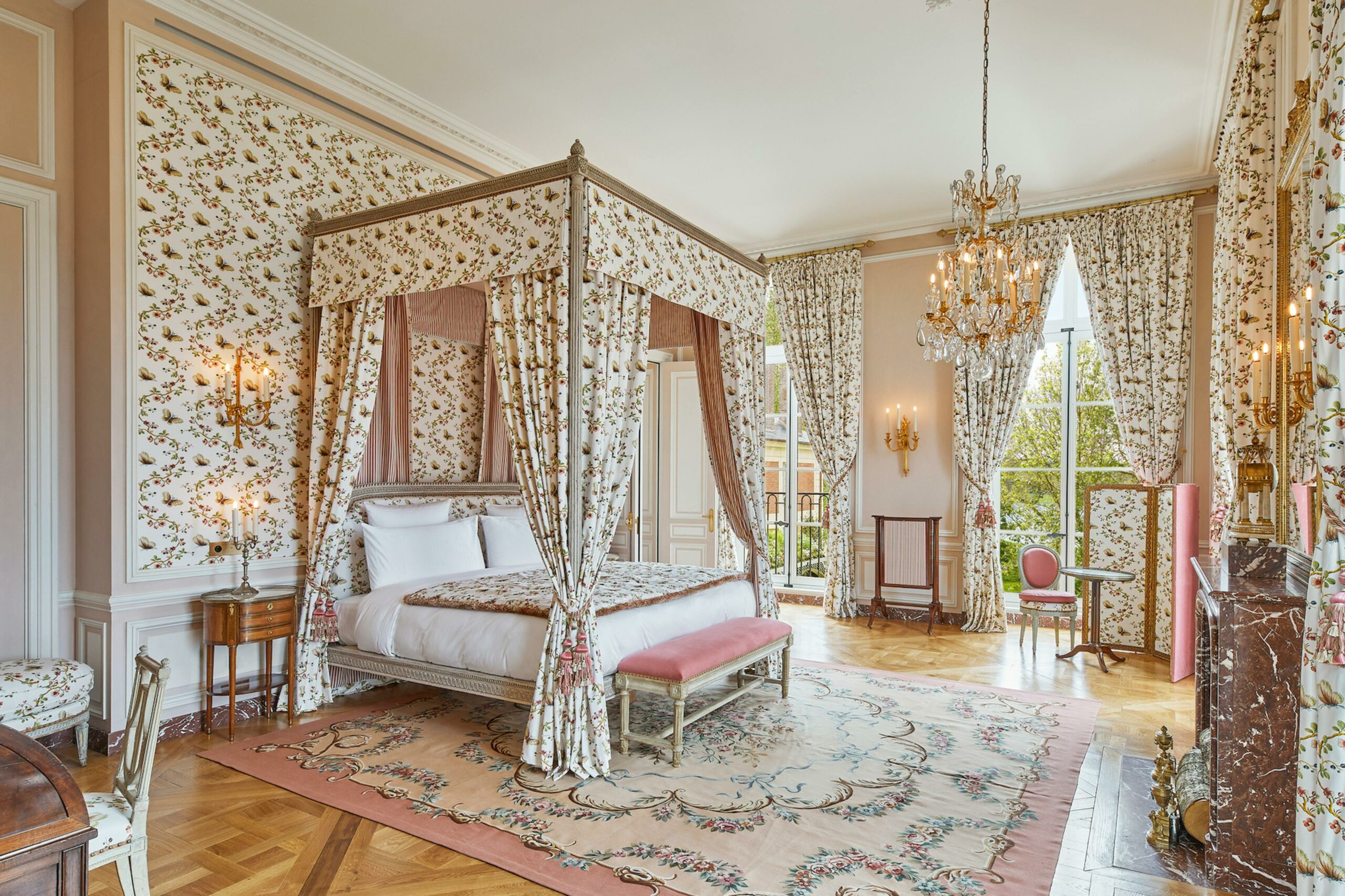 French Flair Paris and Surroundings Le Grand Contrôle Suite Necker