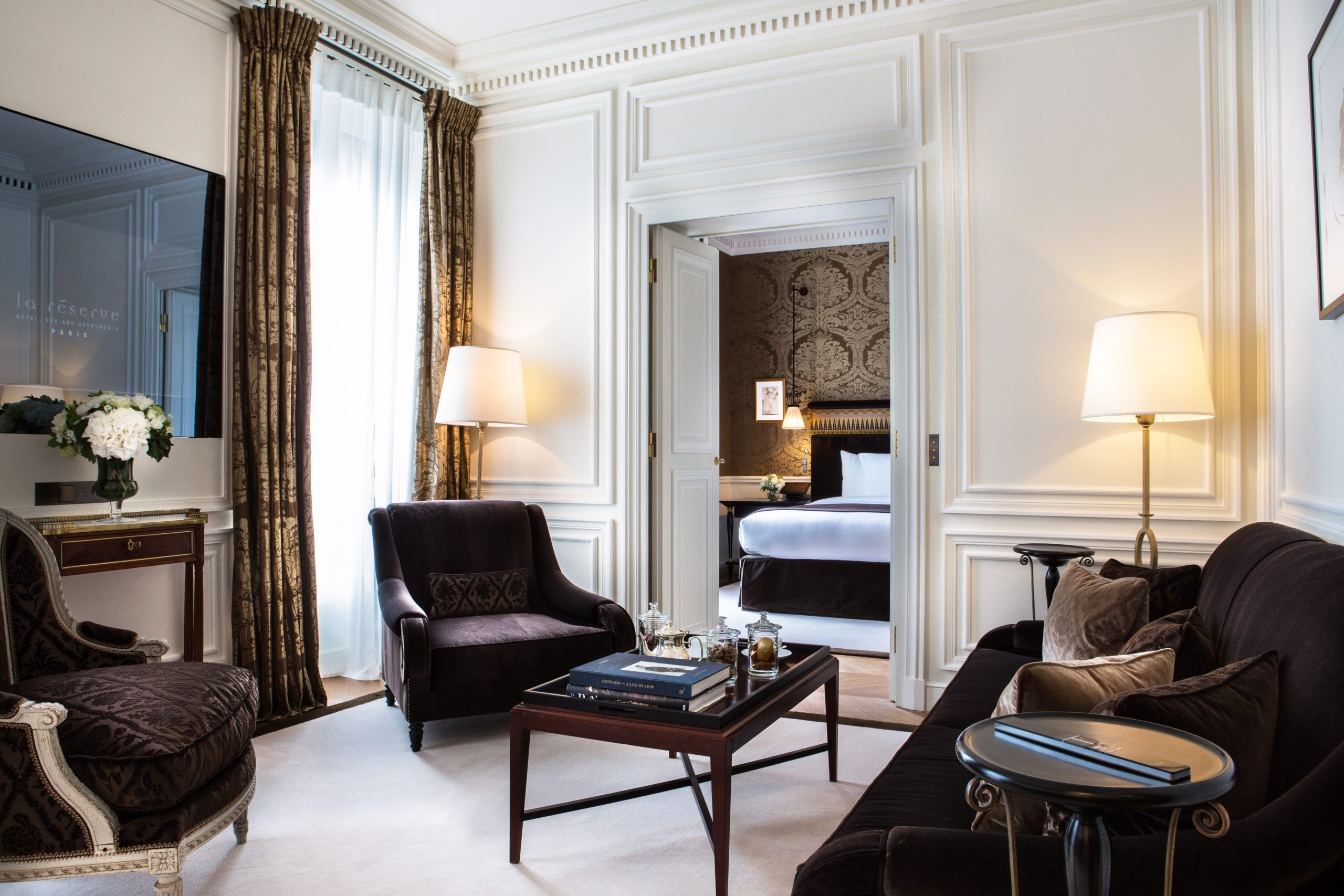 French Flair Paris and surroundings La Reserve Paris Deluxe Suite