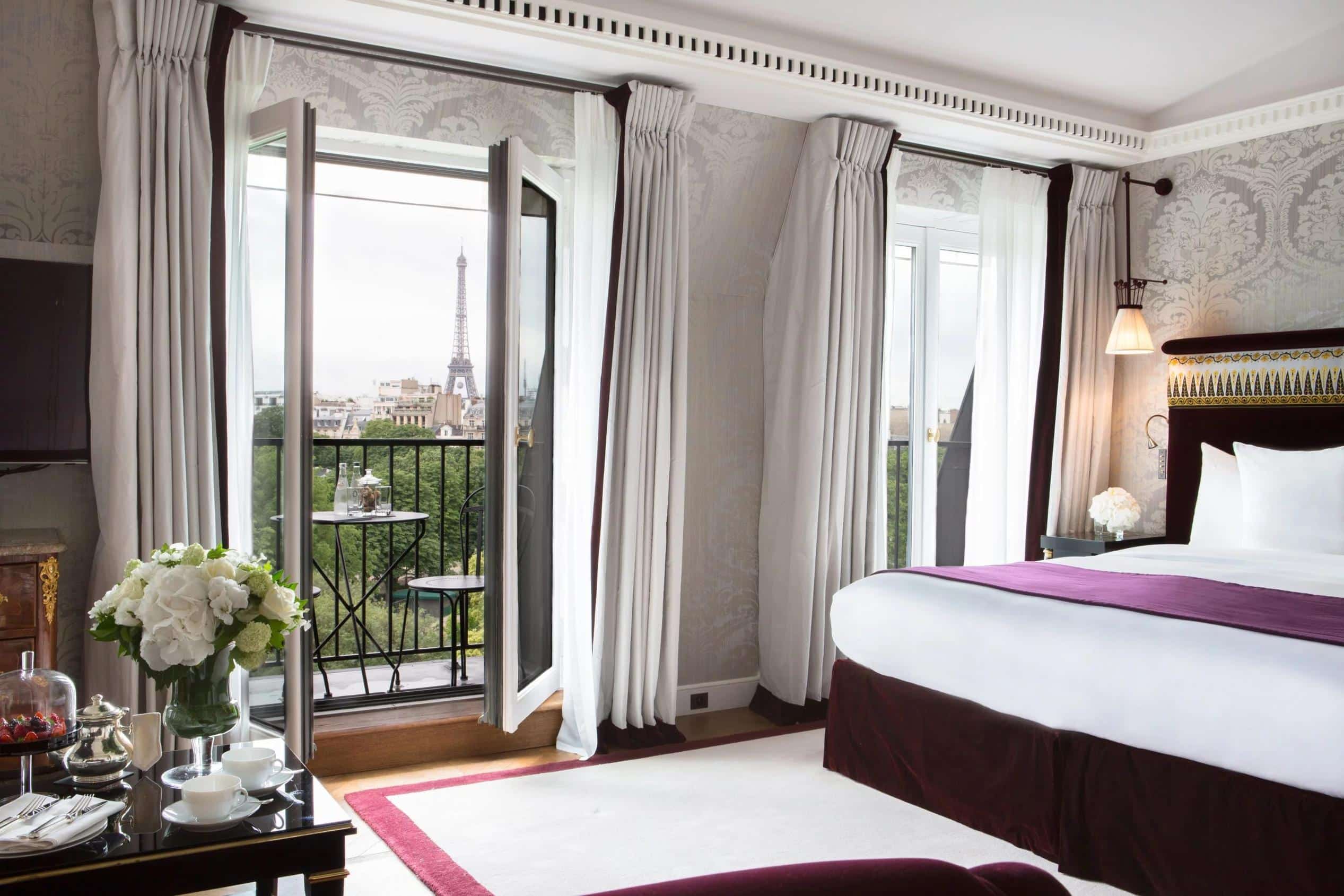 French Flair Paris and surroundings La Reserve Paris junior suite