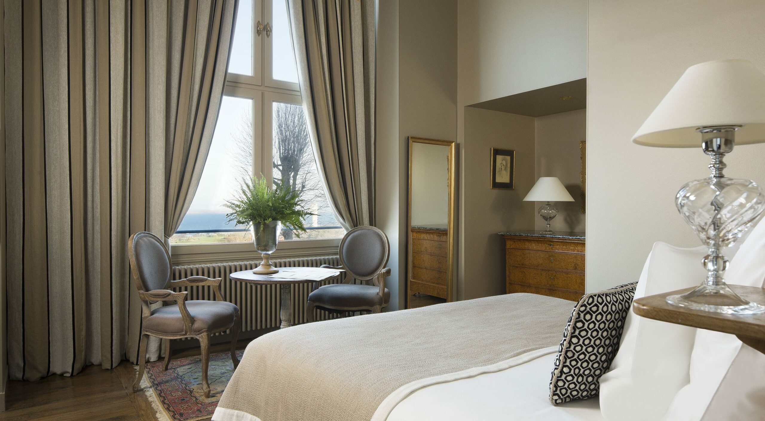 French Flair Normandy la ferme saint siméon Corot deluxe room