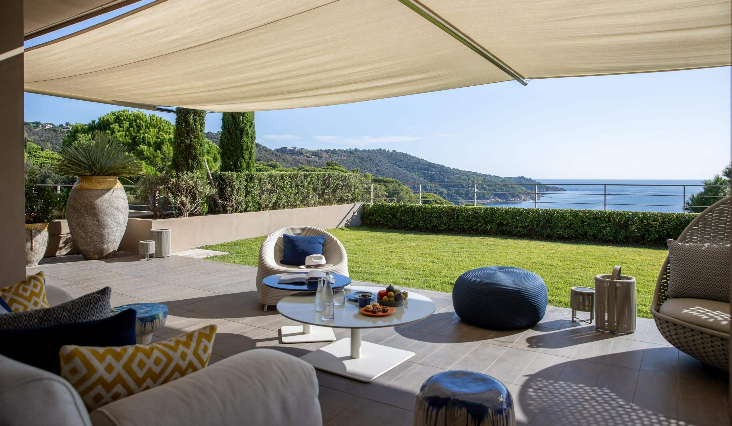 French Flair French Riviera La Réserve Ramatuelle Suite Volterr garden